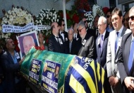 Zeki Alasya göz yaşları arasında toprağa verildi