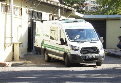 Zemine çakılan işçi hastanede can verdi