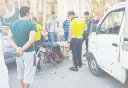 3 aracın karıştığı zincirleme kazada, motosiklet sürücüsü yaralandı