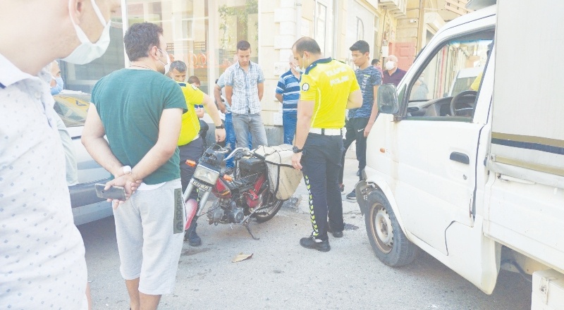 3 aracın karıştığı zincirleme kazada, motosiklet sürücüsü yaralandı
