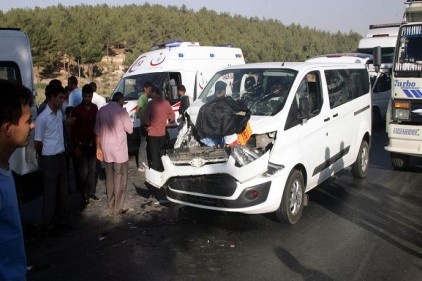 Zincirleme trafik kazasında 2 kişi yaralandı 