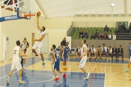 Zirve farkı 105-65