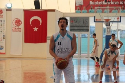 Zirve liderliği bırakmıyor