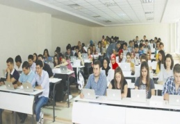 Zirve öğrencileri MacBook’la buluştu