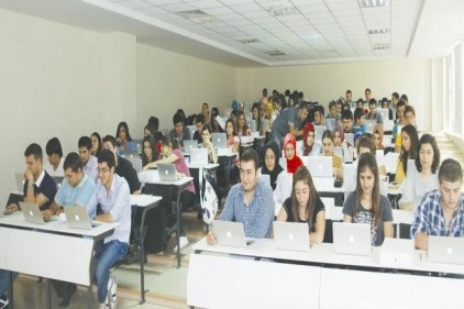 Zirve öğrencileri MacBook&#8217;la buluştu