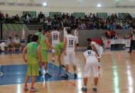 Zirve Üniversitesi Basketbol takımı liderliği bırakmıyor