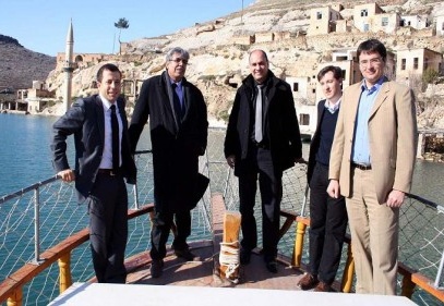 Zirve Üniversitesi Rumkale'ye platform yerleştirecek