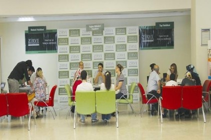 Zirve Üniversitesi, üniversite ile ilgili bilgiye erişimi de daha kolay hale getirdi