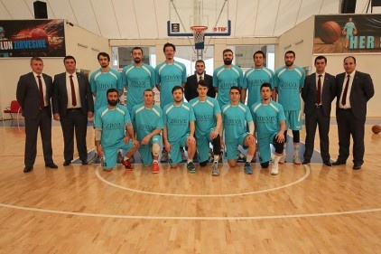 Zirve Üniversitesi&#8217;nden kritik galibiyet 