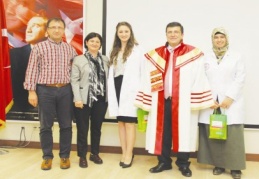 Zirveli doktorlar hekimliğe ilk adımı attı 