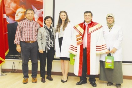 Zirveli doktorlar hekimliğe ilk adımı attı 