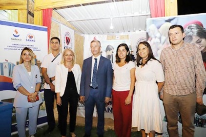 Ziyaretçilere ücretsiz kan şekeri ve tansiyon ölçümü yapılıyor