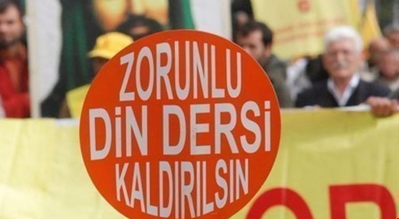 Zorunlu din dersinin kaldırılması için kampanya başlatıldı